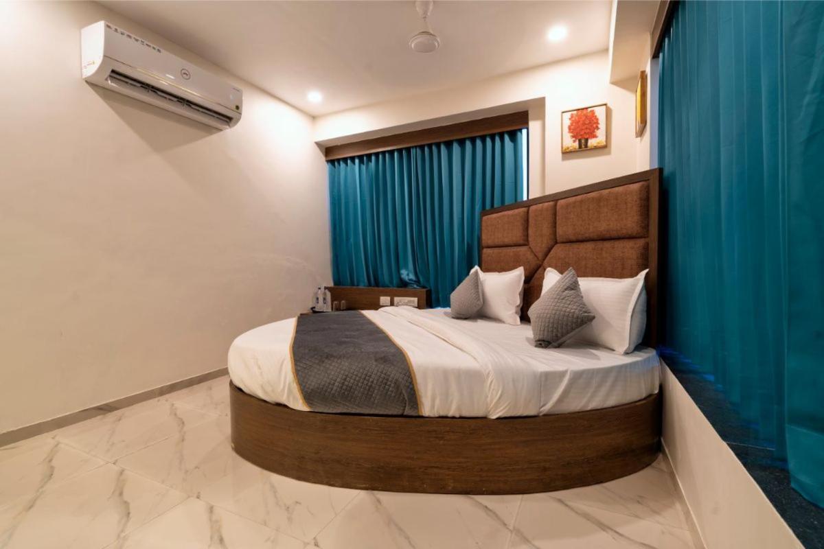 Hotel Royal 24 Ахмедабад Екстериор снимка
