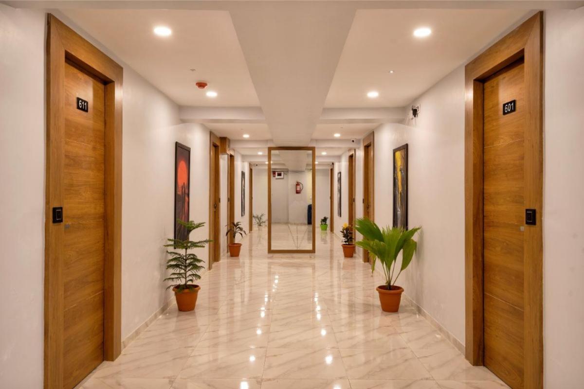 Hotel Royal 24 Ахмедабад Екстериор снимка