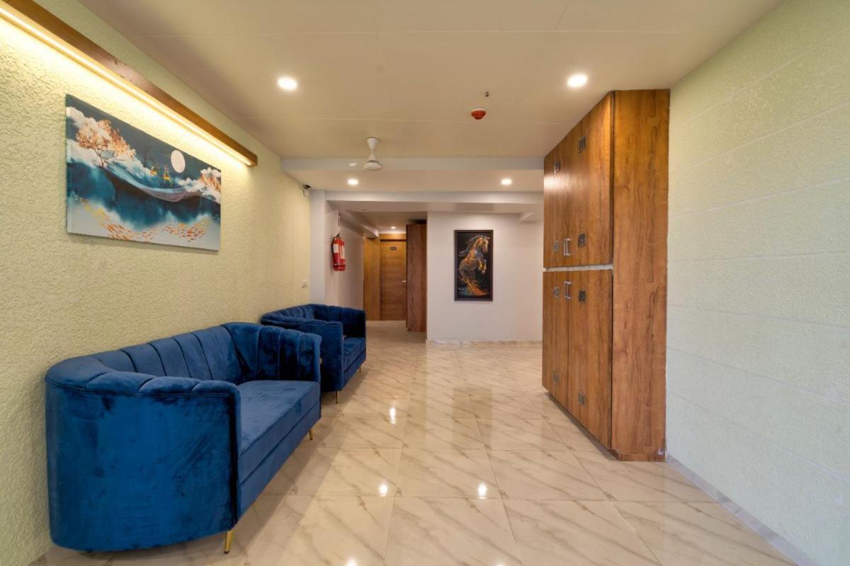 Hotel Royal 24 Ахмедабад Екстериор снимка
